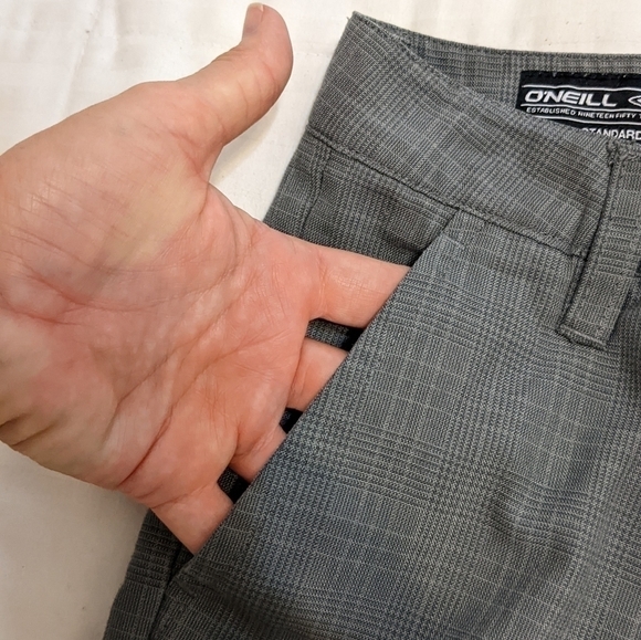 𝅺o'neill gray shorts with subtle plaid size 23 - Picture 4 of 5